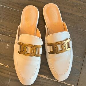 TOD'S Women's Cream Leather Loafers